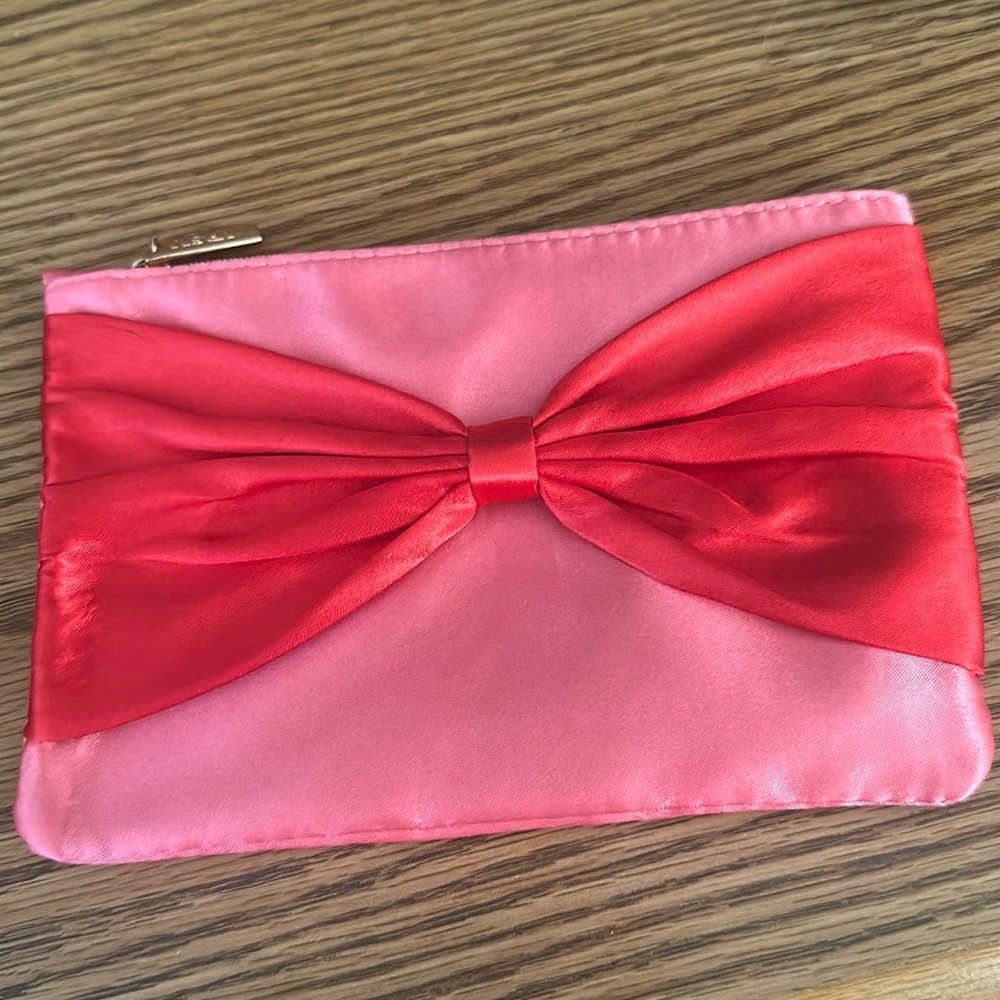 $3 or Free with Bundle🎁 December IPSY bag